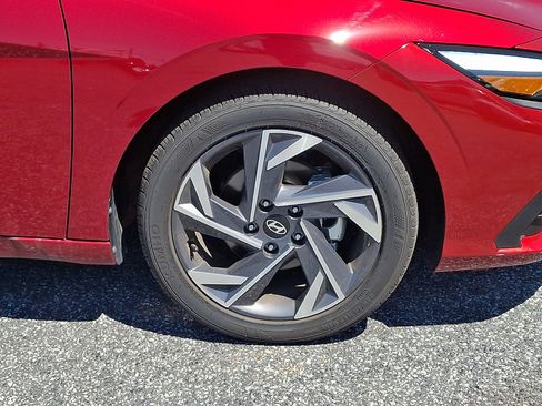 Certified 2025 Hyundai Elantra Sport FWD image 8
