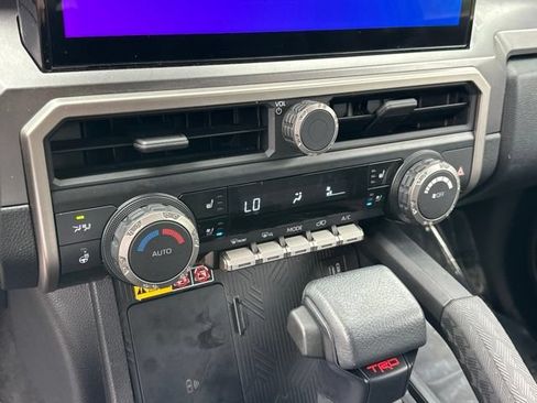 Used 2025 Toyota 4Runner TRD Off-Road Premium AWD/4WD image 6