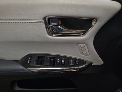Used 2014 Toyota Avalon Limited FWD image 26