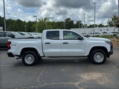 Used 2026 Chevrolet Colorado W/T AWD/4WD image 9