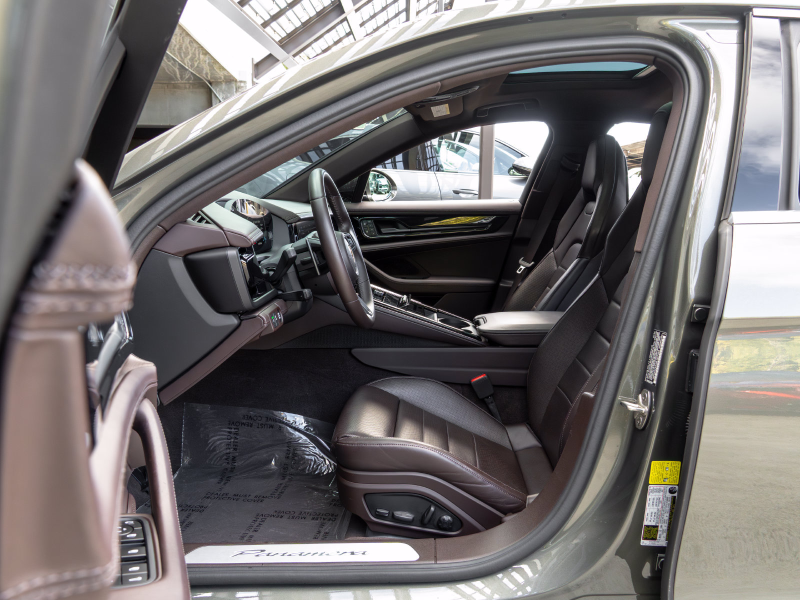 Certified 2024 Porsche Panamera image 25