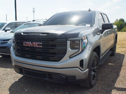 Used 2024 GMC Sierra 1500 Pro w/ Graphite Edition