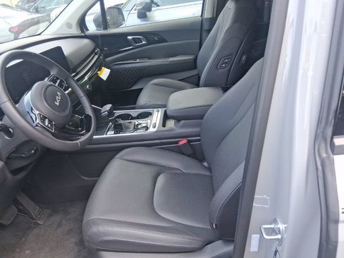 Certified 2025 Kia Carnival SX Prestige FWD image 12