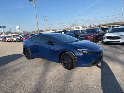 Used 2025 Toyota Prius LE image 9