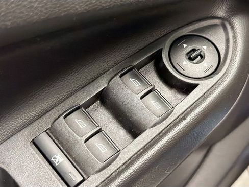 Used 2018 Ford Escape SE w/ SE Sport Appearance Package image 16