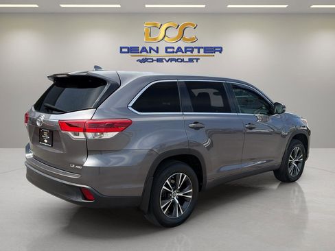 Used 2017 Toyota Highlander Plus w/ Carpet Mat Package AWD/4WD image 5