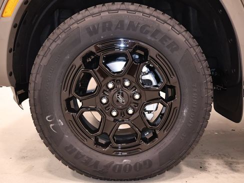 New 2026 Ford Ranger Lariat w/ Black Appearance Package AWD/4WD image 39
