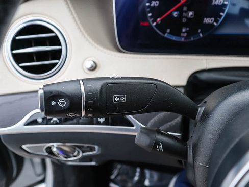 Used 2018 Mercedes-Benz S 560 Sedan image 27
