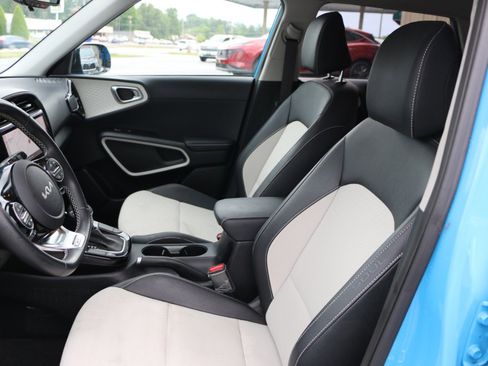 Used 2023 Kia Soul GT-Line FWD image 24