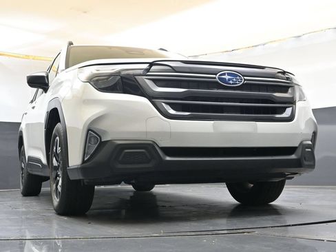 Used 2025 Subaru Forester Premium AWD/4WD image 35
