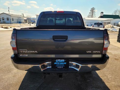 Used 2013 Toyota Tacoma PreRunner w/ SR5 Pkg image 5