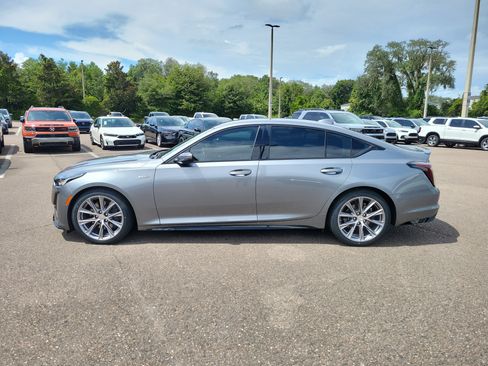 Used 2020 Cadillac CT5 V w/ Premium Package RWD image 2