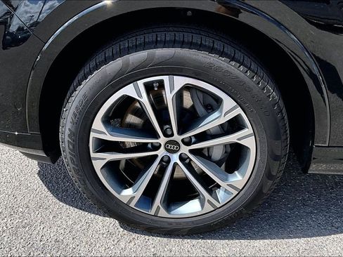 Certified 2025 Audi Q7 2.0T Premium w/ Convenience Plus Package image 13