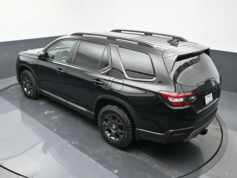 Used 2024 Honda Pilot TrailSport image 14
