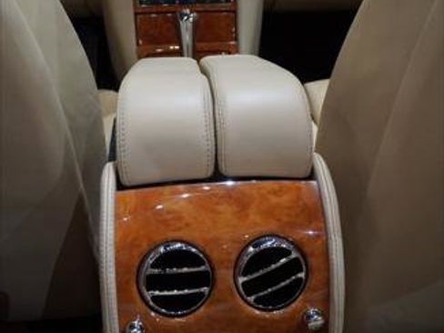 Used 2008 Bentley Azure image 33