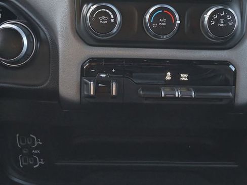 Used 2024 RAM 2500 Big Horn w/ Bed Utility Group image 21