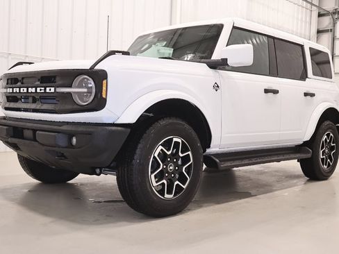 New 2026 Ford Bronco Outer Banks AWD/4WD image 5