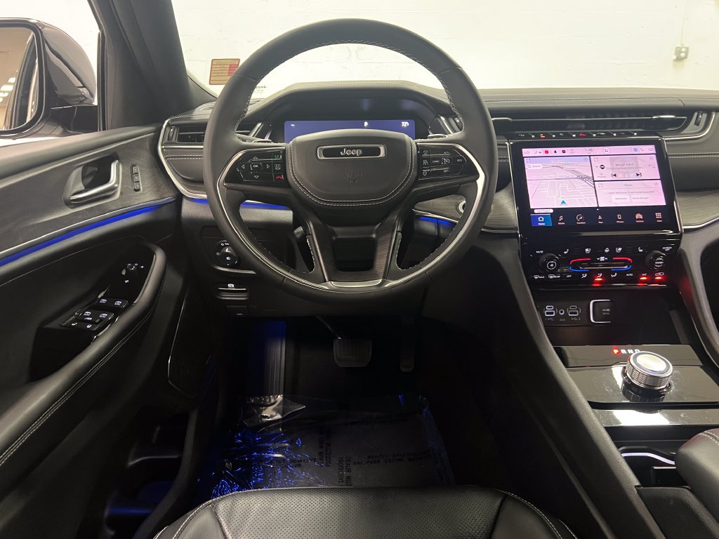 Used 2023 Jeep Grand Cherokee L Overland RWD image 14