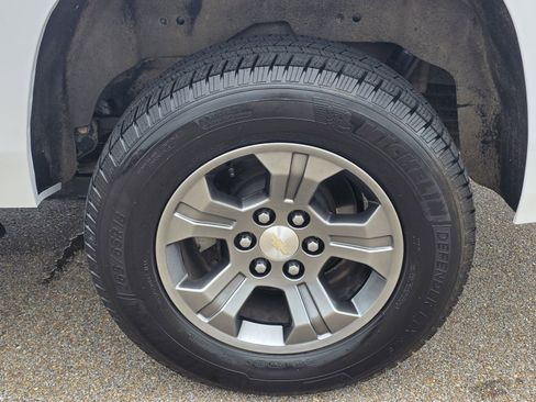 Used 2020 Chevrolet Suburban LT AWD/4WD image 26
