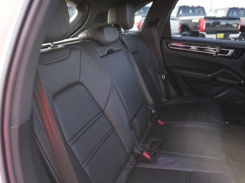 Used 2021 Porsche Cayenne image 17