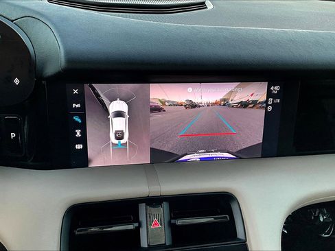 Used 2022 Porsche Taycan image 15