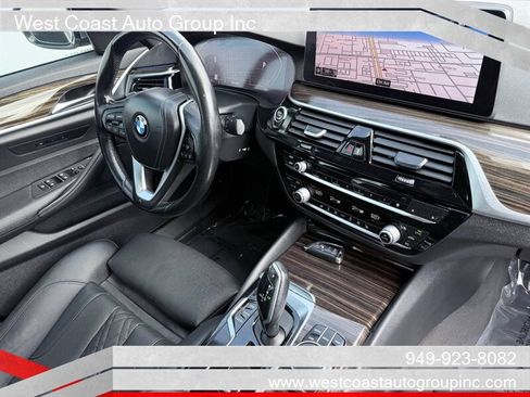 Used 2021 BMW 530i w/ Convenience Package RWD image 9