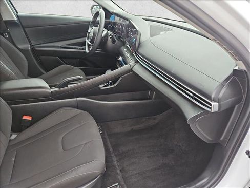 Used 2024 Hyundai Elantra SEL image 22