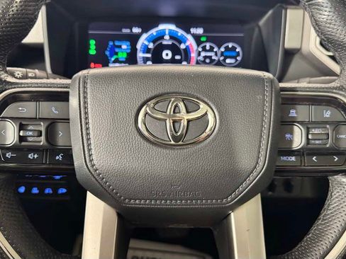 Used 2022 Toyota Tundra Limited AWD/4WD image 16