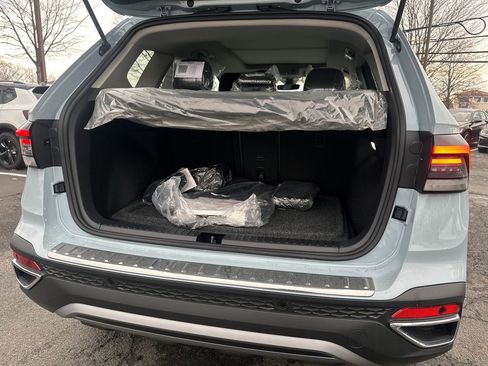 New 2026 Volkswagen Taos SE image 15