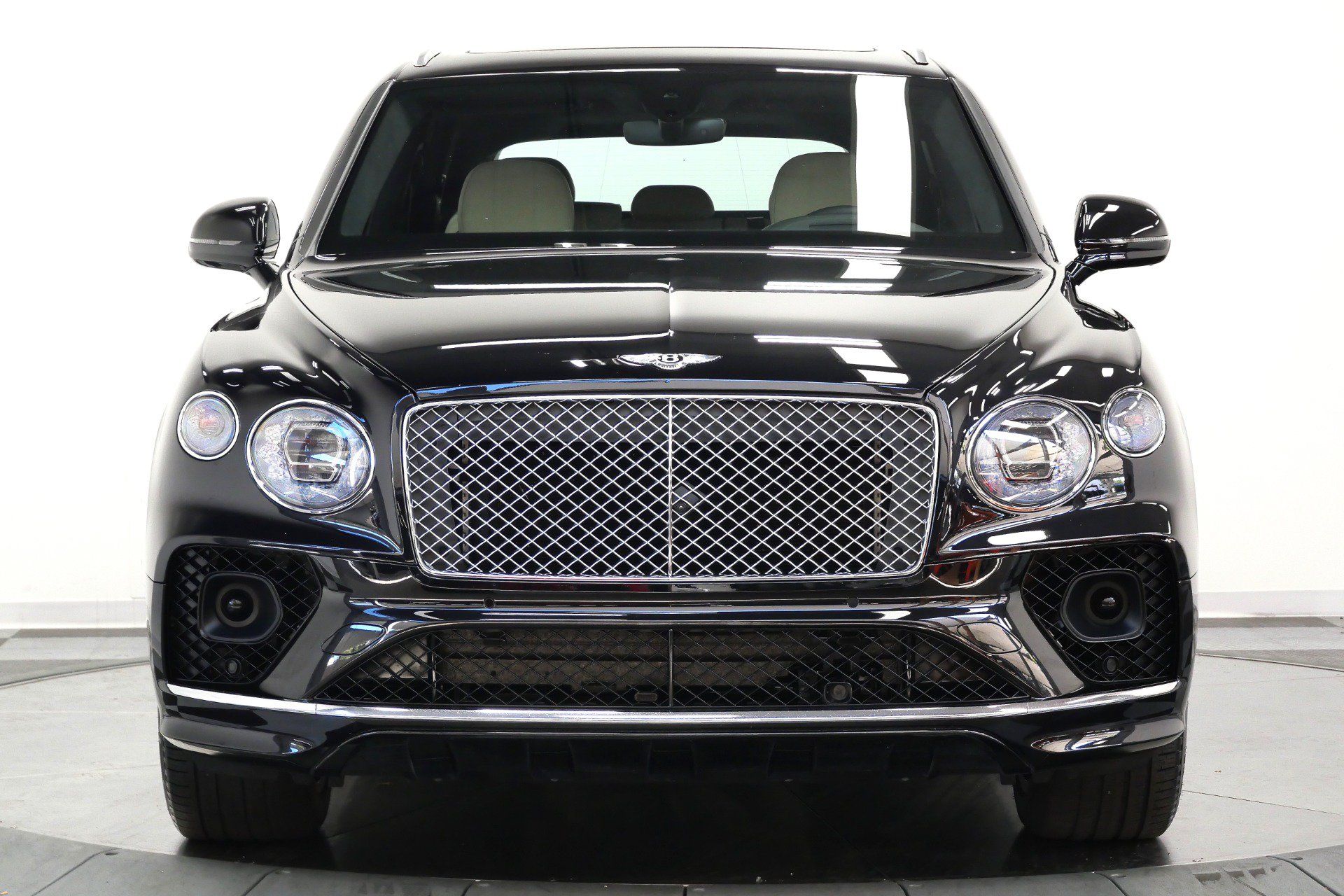 Used 2023 Bentley Bentayga AWD/4WD image 4