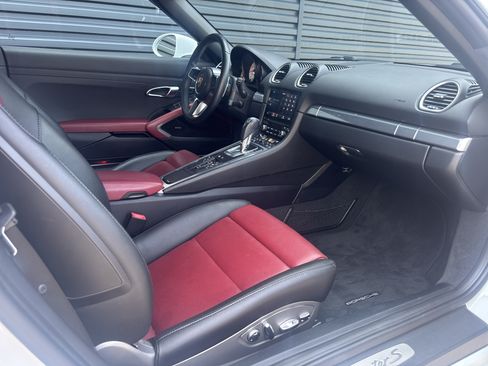 Certified 2019 Porsche 718 Boxster RWD image 25