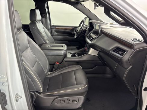 Used 2023 Chevrolet Suburban Premier image 46