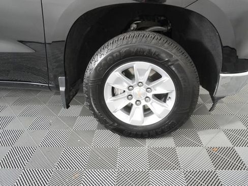 Used 2025 Chevrolet Silverado 1500 LT AWD/4WD image 16