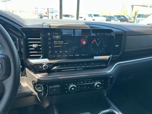 Used 2024 GMC Sierra 1500 SLT w/ SLT Premium Plus Package AWD/4WD image 24