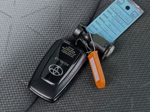 Used 2022 Toyota RAV4 XLE image 36