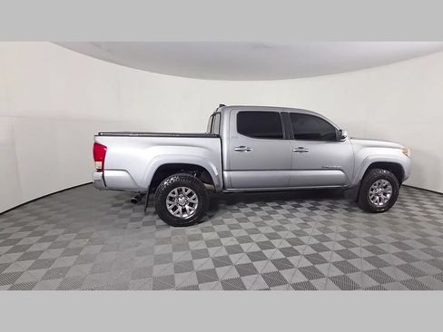Used 2017 Toyota Tacoma TRD Sport RWD image 38