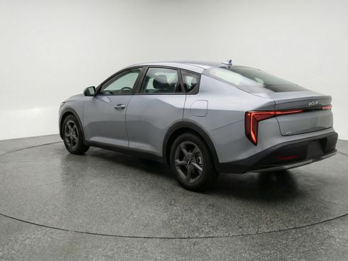 Used 2025 Kia K4 LXS image 6