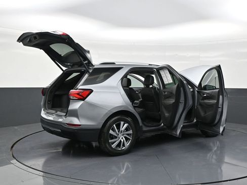 Used 2024 Chevrolet Equinox Premier image 28