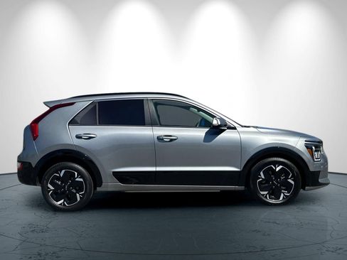 Used 2023 Kia Niro Wind FWD image 3