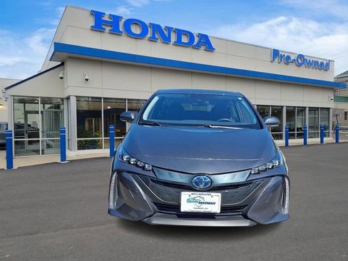 Used 2022 Toyota Prius Prime LE image 2
