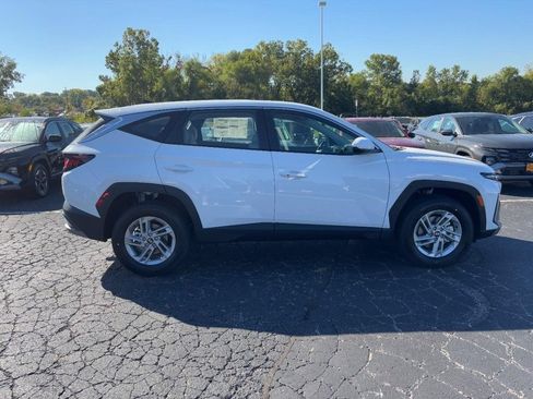 Used 2026 Hyundai Tucson SE AWD/4WD image 2