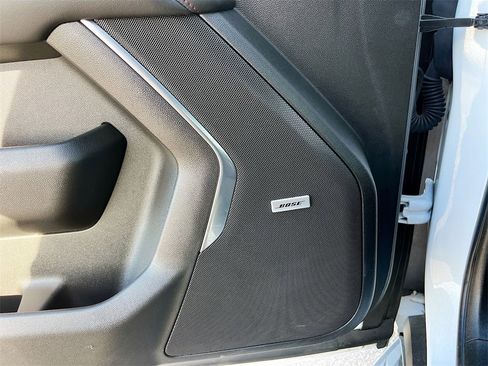 Used 2022 Chevrolet Suburban RST w/ Luxury Package image 18