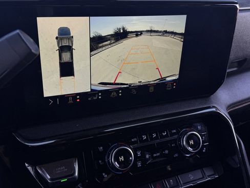 Used 2025 GMC Sierra 2500 AT4 w/ AT4 Premium Plus Package image 18