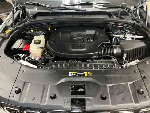 Used 2023 Jeep Grand Cherokee Overland AWD/4WD image 3