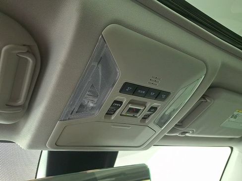 Used 2025 Toyota RAV4 XLE FWD image 34