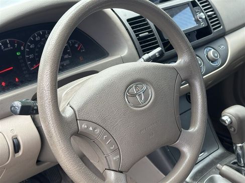 Used 2005 Toyota Camry LE FWD image 31