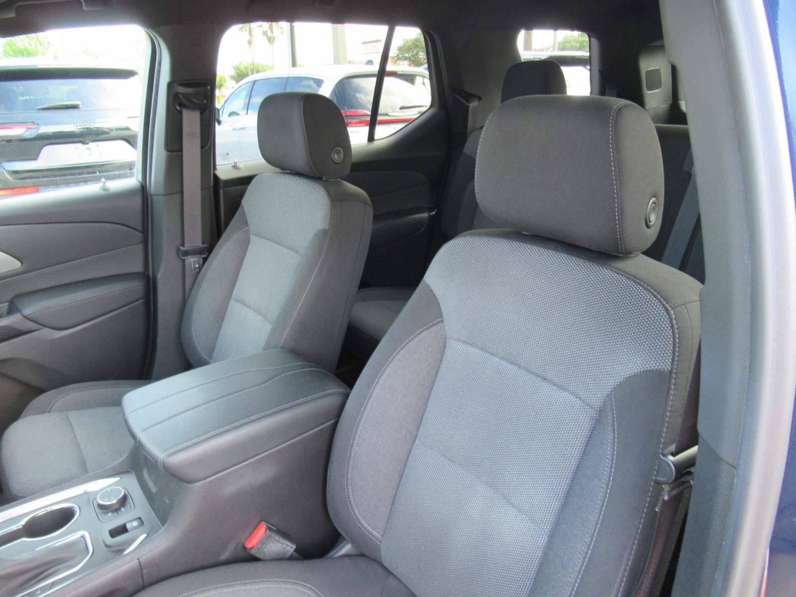 Used 2022 Chevrolet Traverse LT FWD image 18