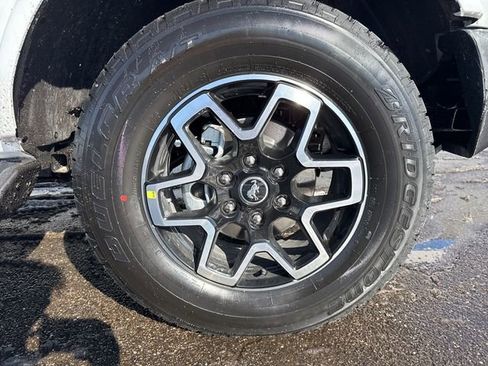 Used 2025 Ford Bronco Outer Banks image 30