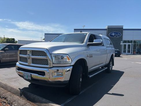 Used 2015 RAM 2500 Laramie w/ Convenience Group AWD/4WD image 2