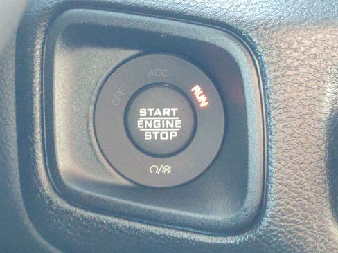 Used 2024 Jeep Gladiator Sport image 13